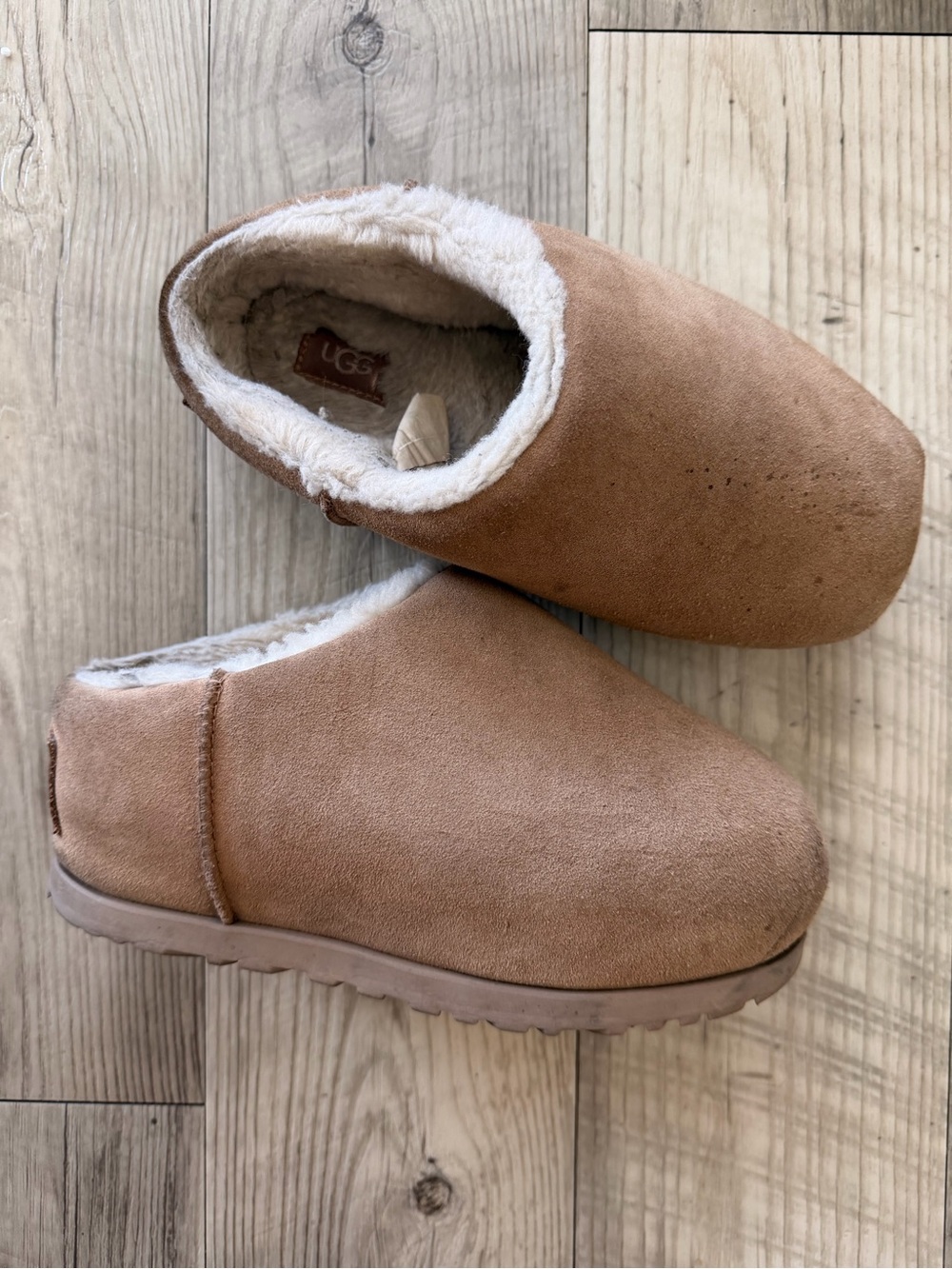 UGG pumped slippers brown chestnut
